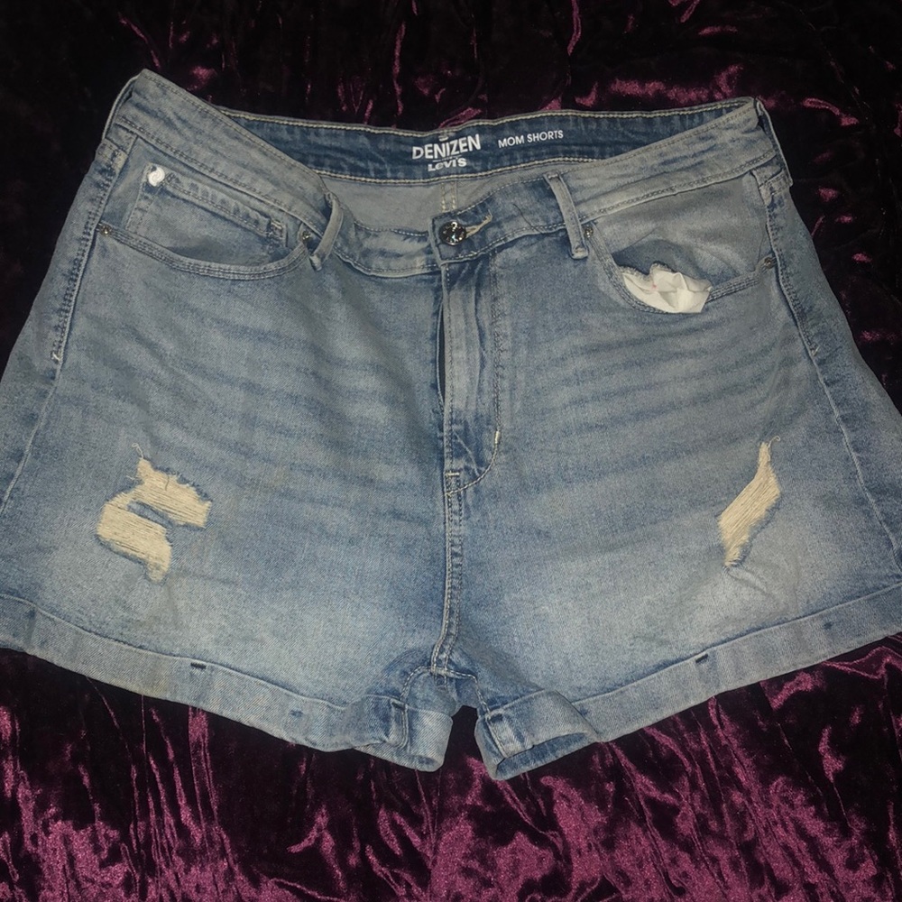 Blue denim mom shorts never worn!!